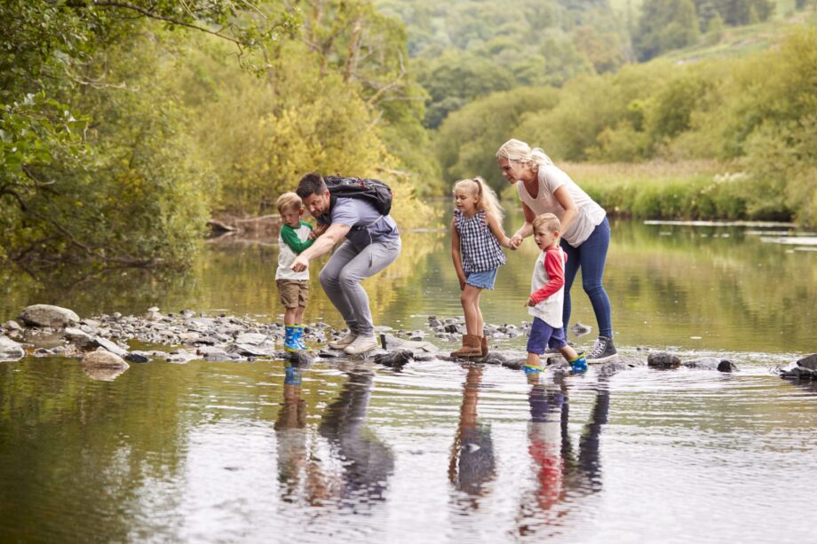 Family in river MVA